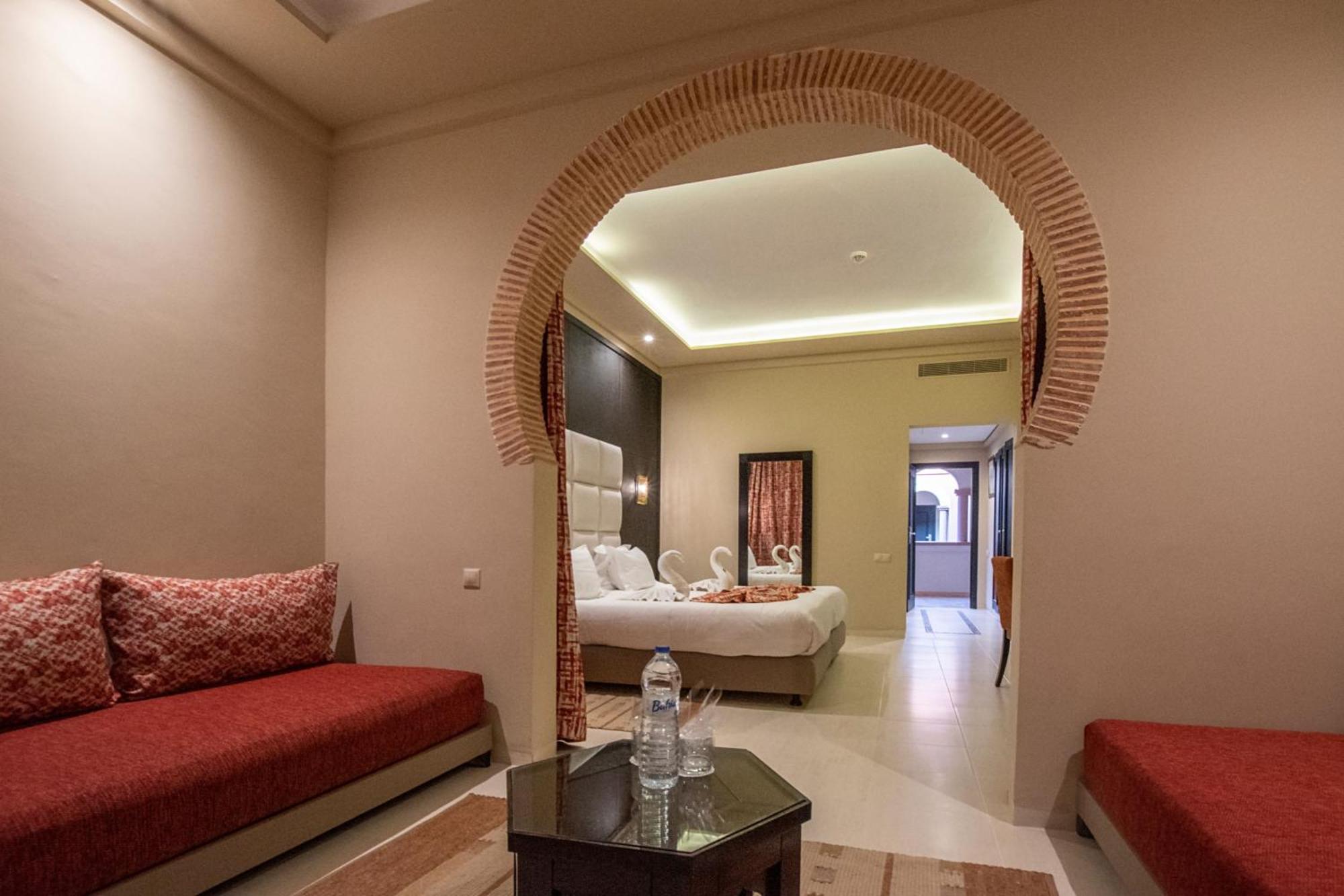 Habitación Familiar Doble con sofá cama - Junto a la piscina