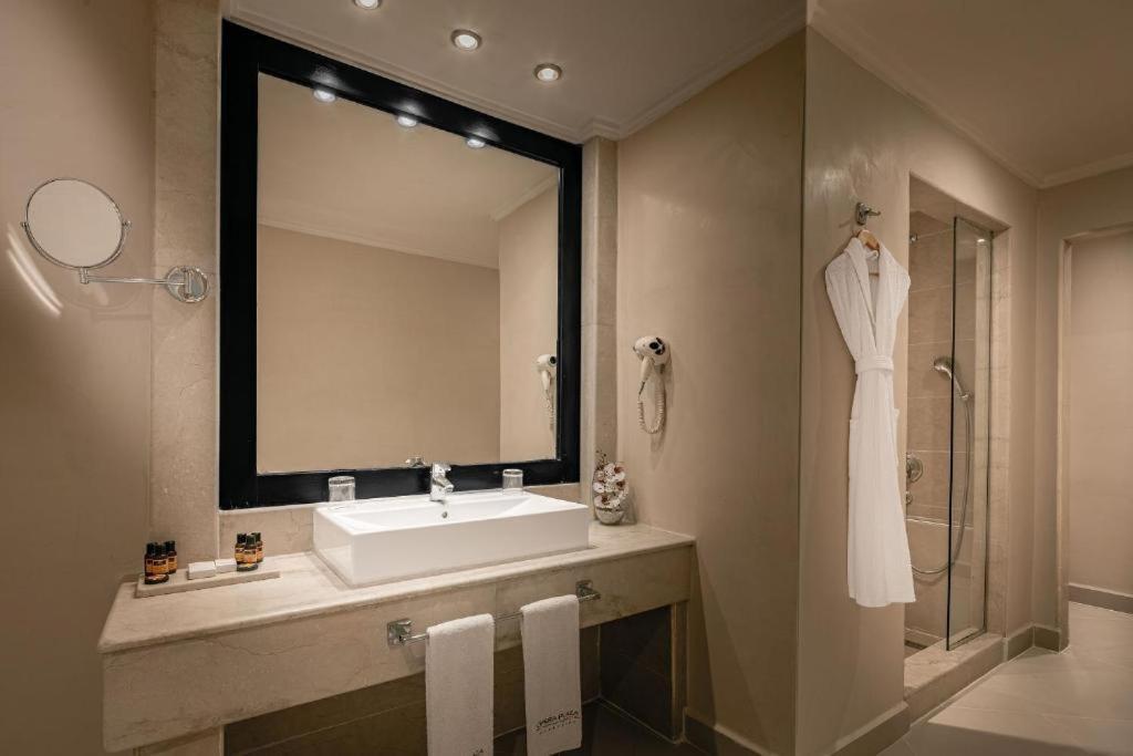 Twin Room with Pool View